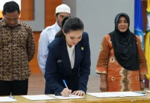 Pemprov Alokasikan 3 Miliar untuk Beasiswa Mahasiswa Maluku Utara Pemprov alokasikan Rp3 miliar untuk beasiswa mahasiswa Maluku Utara