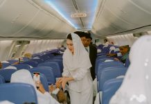 Gubernur Sherly Sambut Haru Kepulangan Jemaah Haji Kloter 13 di Bandara Baabullah