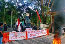 Warga Busua Geruduk Kantor Bupati Halsel, Tuntut Copot Kepala DPMD dan Kepala Inspektorat