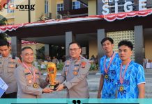 Liga Minisoccer Kapolda Cup 2025 Berkahir, Kapolda Lampung Berikan Langsung Piala Bergilir