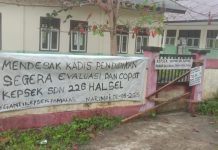 SDN 226 Halsel Dipalang Warga, Kepsek Dituding Lalai dan Abaikan Guru
