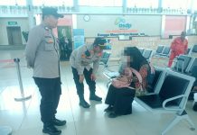 Aksi Simpatik Polisi di Pelabuhan Bakauheni, Bujuk Anak Depresi yang Hendak Menyebrang ke Pulau Jawa